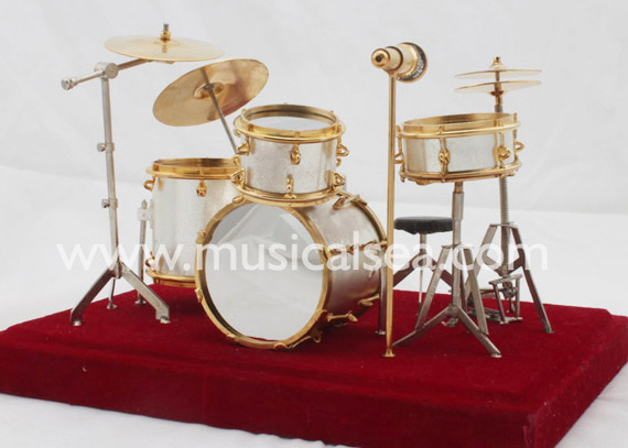 Miniature musical instrument